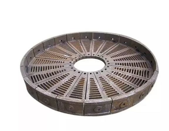 Nuestras piezas de molino de bolas, incluidas bolas de acero de aleación de manganeso de alto cromo y placas de desgaste, están diseñadas para una alta resistencia al desgaste y al impacto. Perfecto para la molienda de cemento, cuarzo, cobre y mineral de oro, garantizan una eficiencia de molienda óptima y una vida útil prolongada en aplicaciones industriales exigentes.
